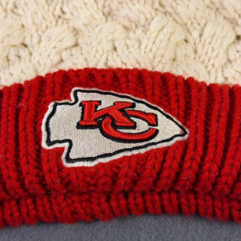 NFL‎ Team Apparel Kansas City Chiefs Women Beanie Cream Red Cable Knit Pom Hat